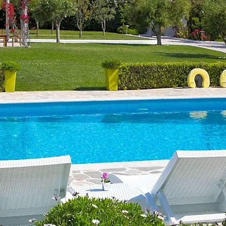 Skaloma Sleeps 20 Pool Air Con فيلة