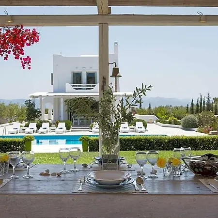 فيلة Skaloma Sleeps 20 Pool Air Con بحيرة فولياغميني