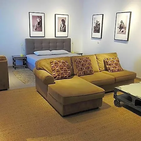 Skaloma Sleeps 20 Pool Air Con بحيرة فولياغميني