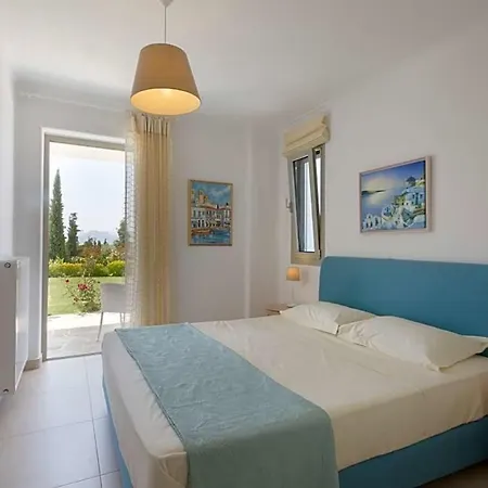 فيلة Skaloma Sleeps 20 Pool Air Con بحيرة فولياغميني