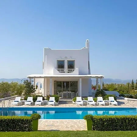 Skaloma Sleeps 20 Pool Air Con