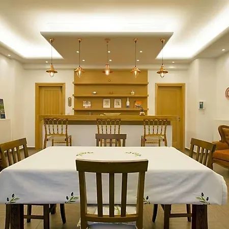 فيلة Skaloma Sleeps 20 Pool Air Con بحيرة فولياغميني