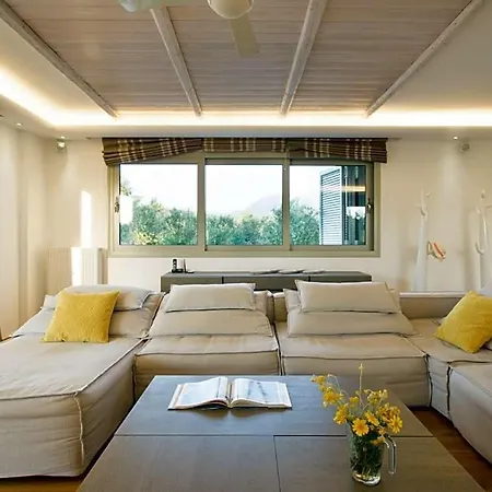 Skaloma Sleeps 20 Pool Air Con * بحيرة فولياغميني