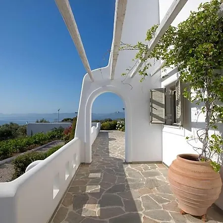 فيلة Skaloma Sleeps 20 Pool Air Con بحيرة فولياغميني